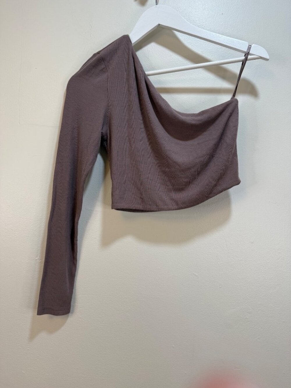 Ribbed One Shoulder Crop Top Superdown Revolve Clubwear Dainty Taupe Small